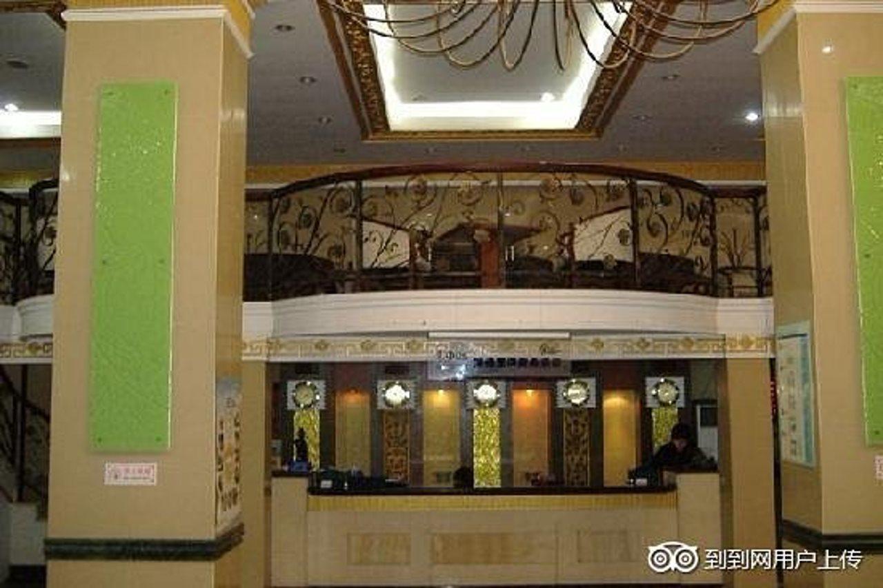Greentree Inn Qingdao Railway Station East Square Pichaiyuan Express Hotel Bagian luar foto